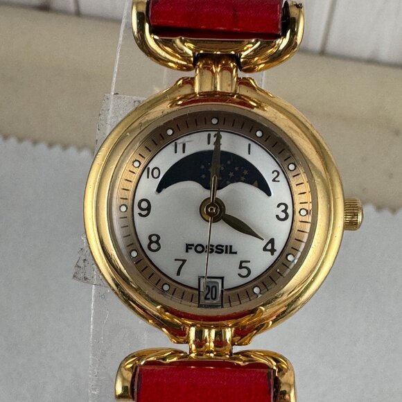 Vintage Fossil T Lug Moon phase Watch with Gold Bezel and Stainless Steel Back - Picture 1 of 8